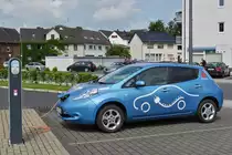 . Nissan Leaf an der Ladestation aufgenommen am 27.06.2015.