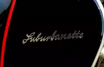 Suburbanette, Schriftzug an einem Oldtimer-Motorroller der Firma Z�ndapp, dieser Typ wurde 1953-57 f�r den US-amerikanischen Markt gebaut, Juli 2015