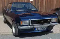 Opel Commodore GS, gesehen beim Ortsjubiläum von Eiterfeld-Großentaft im Juni 2015