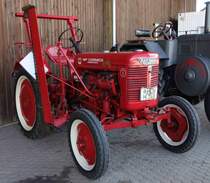 IHC Farmall DLD 2, gesehen beim Ortsjubiläum von Eiterfeld-Großentaft im Juni 2015