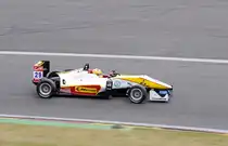 Mitzieher der Nr.29 ,Fahrer: Arjun Maini (IND), Team: Van Amersfoort Racing, Dallara F312 Volkswagen, FIA F3 European Championship in Spa Francorchamps am 20.6.2015 beim ADAC GT Masters Weekend