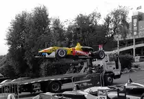 Colorkey. Nicht alle schaffen es bis ins Ziel einige werden per Huckepack zurück gebracht Dallara F312 Volkswagen, #3 vom Team Jagonya Ayam with Carlin, schied schon in der 3. Runde aus. Hier beim abladen im Fahrerlager. FIA F3 European Championship in Spa Francorchamps am 20.6.2015 beim ADAC GT Masters Weekend