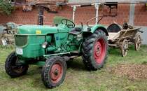 Deutz 3005, gesehen beim Ortsjubiläum von Eiterfeld-Großentaft im Juni 2015