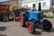 Lanz 1616 mit Getreidegarbenfuhre, gesehen beim Ortsjubiläum von Eiterfeld-Großentaft im Juni 2015