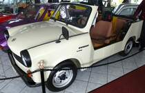 Trabant P601 F Cabrio, Baujahr 1990, 2-Zyl.2-Takt-Motor mit 594ccm und 26PS, Vmax.100Km/h, letztes vom Band gerolltes Cabrio, Museum Fichtelberg, Aug.2014