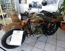 Ural Tourist IMS, Baujahr 1993, russisches Motorrad (BMW-Nachbau), 2-Zyl.Boxermotor mit 649ccm und 32PS, Vmax.105Km/h, Museum Fichtelberg, Aug.2014