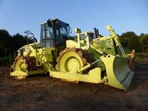 Caterpillar 825G (Gewicht 31.740 kg, Leistung 235 kW) eingesetzt beim Bau der Ortsumgehung Konz-Könen, 28.06.2015