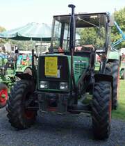 Fendt Farmer 104S, steht in Gudensberg bei der Oldtimerausstellung 2015
