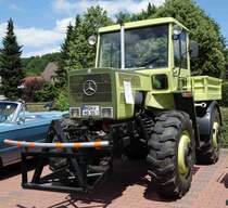 MB Trac 8001, gesehen bei der Oldtimerveranstaltung in Hilders im Juni 2015