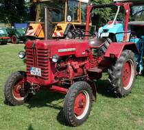 IHC 214, steht in Gudensberg bei der Oldtimerausstellung 2015