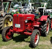 IHC 217, steht in Gudensberg bei der Oldtimerausstellung 2015