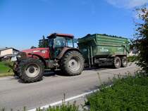 CASE-IH MXM140 mit Mulden/Wannenkipper Brantner TA20053 auf der schmalen B143; 150703