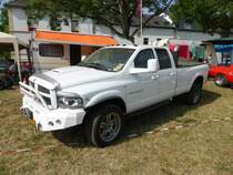 Dodge Ram 3500 auf dem US-Car-Treffen in Stadtbredimus (Lux.) am 05.07.2015