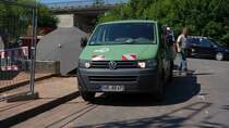 VW T5 von  Bohlen & Doyen  steht auf einer Baustelle in 36100 Petersberg-Marbach, Juli 2015
