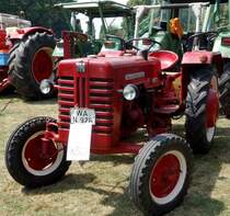 IHC 326, ausgestellt bei der Oldtimerausstellung in Gudensberg, Juli 2015