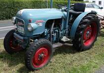 Eicher Puma-Schmalspurtraktor, gesehen bei der Oldtimerausstellung der  Alten Zylinder  Hilders im Juni 2015