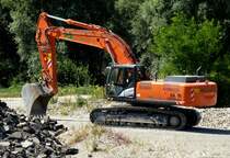 Hitachi 350LCN, japanischer Raupenkettenbagger, Juli 2015