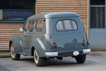 . Weil dieser Peugeot 203 familiale auf einem abgespertem Autohof stand, konnte ich nur die Heckansicht durch den Zaun fotografieren.  16.07.2015 