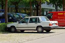 VOLVO 740 GL, Parkplatz Botanischer Garten, Augsburg, 16.07.2015