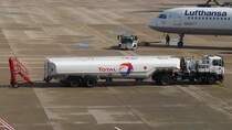 Tankfahrzeug in DUS, 12.4.13