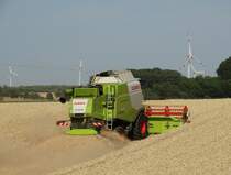 Claas Lexion 630 am 17.07.15 bei Maintal-Hochstadt beim Weizen Dreschen