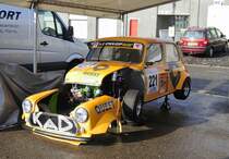 Mini Cooper im Fahrerlager beim Youngtimer Festival Spa am 19.7.2015 - Kampf der Zwerge