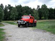 IFA G5 TLF15 aus Torgelow kommt von einer Ausfahrt zurück auf die Strasse.Foto 20.07.2015