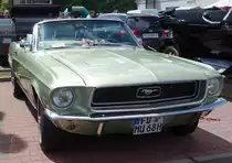 Ford Mustang, gesehen bei der Oldtimerausstellung der  Alten Zylinder  Hilders im Juni 2015