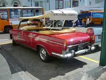 Fiat 1500 Lungo. 1959 - 1968. Der 1500 Lungo war ein als Taxiversion gedachter  Ableger  der Baureihe 1800/2100/2300. Im Gegensatz zu seinen größeren Brüdern mit 6-Zylinderreihenmotor, war der 1500 Lungo nur mit einem 4-Zylinderreihenmotor, der aus 1481 cm³ Hubraum 75 PS leistet, motorisiert. Hier wurde eine spezielle Cabrioletausführung abgelichtet. Insel Capri am 16.07.2015.