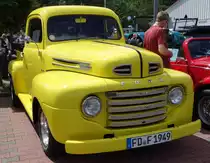 Ford Pickup, gesehen bei der Oldtimerausstellung der  Alten Zylinder  Hilders im Juni 2015