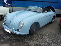 Porsche 356 Speedster. 1954 - 1958. Der Speedster sollte als offener Sportwagen mit Notverdeck, insbesondere den Porsche-Absatz in den USA, ankurbeln. Oldtimertreffen an der  Alten Dreherei  am 21.06.2015.