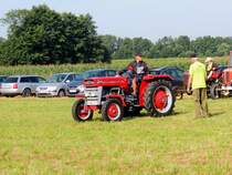 MF-130(28PS; 1753cm³; Bj.1967)wird bei der 10.Wadholz-Classic ein Parkplatz zugewiesen; 150719