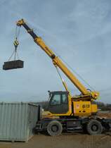 Sennebogen 613D am 26.10.2008 auf einer Baustelle im Gewerbegebiet Konz-Könen