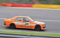 Startnummer 451 Mercedes-Benz 190e 2.3-16, mitgezogen wärend des YT Rennen 2 beim Youngtimer Festival Spa am 19.7.2015