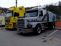 SCANIA-142H, im Einsatz für ein Schaustellerunternehmen; 150412