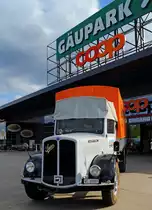 SAURER: Am 23. Juli 2015 fuhr dieser sehr vorbildlich aufgearbeitete SAURER für Werbezwecke vom Kanton Wallis in den Kanton Solothurn, wo er noch bis zum 25. Juli 2015 vor dem GÄUPARK in Egerkingen anwesend ist.
Foto: Walter Ruetsch 