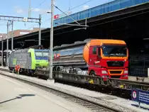 MAN TGX am 25.07.15 in Basel SBB auf einer Rollenden Landstraße