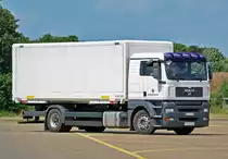 MAN mit Kofferaufbau der Bundeswehr-Fahrschule in Nörvenich - 13.06.2015