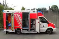 Rettungswagen (RTW) des kommunalen Rettungsdienst der Stadt Nettetal, auf Basis eines Mercedes-Benz Sprinter 519 CDI mit einem medizintechnischen Aus- und Aufbau durch die Firma Gute-Sonderfahrzeuge (GSF)

Technische Daten:

Mercedes-Benz Sprinter 519 CDI
Ausbau durch die Firma GSF
Automatikgetriebe
Ausstattung:

Fahrtrage der Firma Ferno
EKG/Defibrillator Corpuls C3
Beatmungsgerät Weinman Medumat Standard
Spritzenpumpe Fresenius Injektomat c-IS
Absaugpumpe Weinmann Accuvac Rescue
Notfallkoffer für Erwachsene
Notfallkoffer für Kinder
Schaufeltrage und Spineboard
Vakuummatratze und KED-System
Danke der Rettungswache Nettetal für den spontanen Foto Termin

Zwecks Fototermin am 24.07.2015 in Nettetal aufgenommen worden