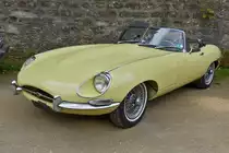 . Jaguar E-Type 4,2, aufgenommen am 26.07.2014 bei der  Journée vieille carosserie  im Fond de Gras(L):