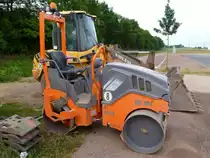 Hamm HD 10C VV (Baujahr 2015, zul. Gesamtgewicht 1.950 kg, Leistung 14,8 kW) am 31.05.2015 in der Nähe von Bekond