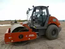 Atlas AW 1070 (Baujahr 2014, zul. Gesamtgewicht 7.100 kg, Leistung 62 kW) am 25.05.2015 in der Nähe von Fließem