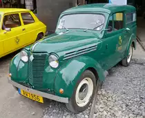 . Renault Juvaquatre BJ 1956, war bei bei der  Journée de la vieille carosserie  im Fond de Gras zu sehen. 26.07.2015