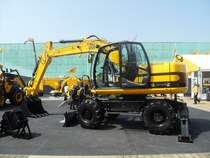 JCB JS 145W auf der Baumaschinenmesse Intermat in Paris (21.04.2009)