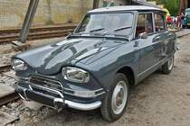 . Citron Ami 8 war zu der  Journe de la vieille carosserie  im Fond de Gras angereist.  26.07.2015  (Jeanny)