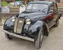  Renault Juvaquarte, war bei der  Journ�e de la vieille carosserie  im Fond de Gras zu bestaunen. 26.07.2015