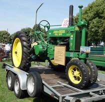 John Deere Baujahr 1934, gesehen bei der Oldtimerausstellung in Gudensberg, Juli 2015