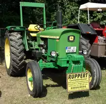 John Deere 2130, gesehen bei der Oldtimerausstellung in Gudensberg, Juli 2015