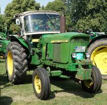 John Deere 3010, gesehen bei der Oldtimerausstellung in Gudensberg, Juli 2015