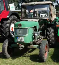 Deutz 4005, gesehen bei der Oldtimerausstellung in Gudensberg, Juli 2015